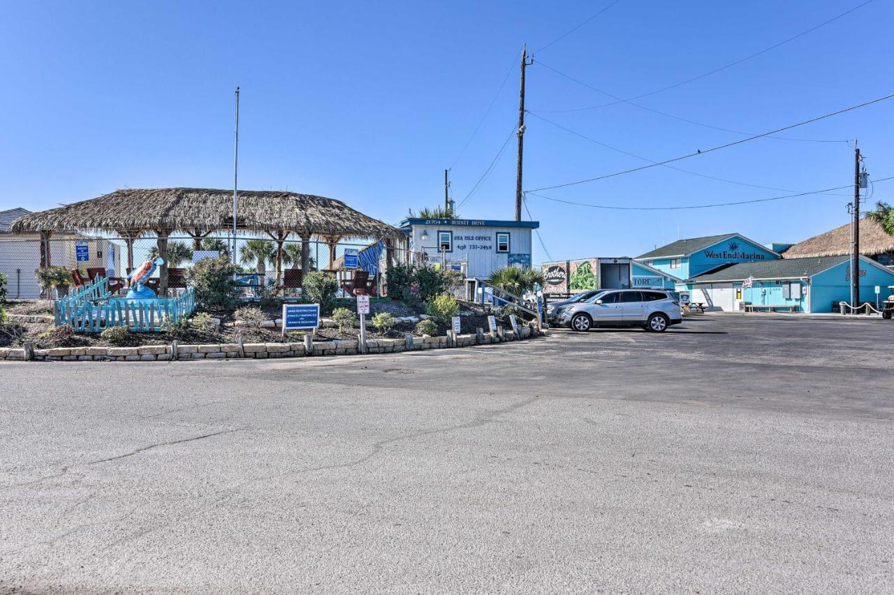 Oceanfront Galveston Home - Walk To Beach! Dış mekan fotoğraf