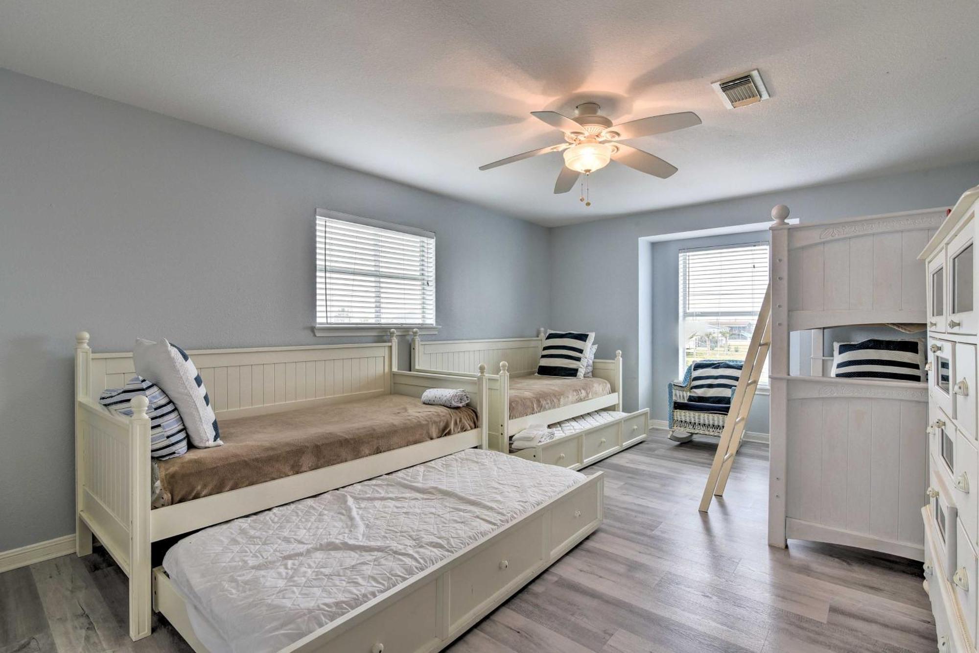 Oceanfront Galveston Home - Walk To Beach! Dış mekan fotoğraf