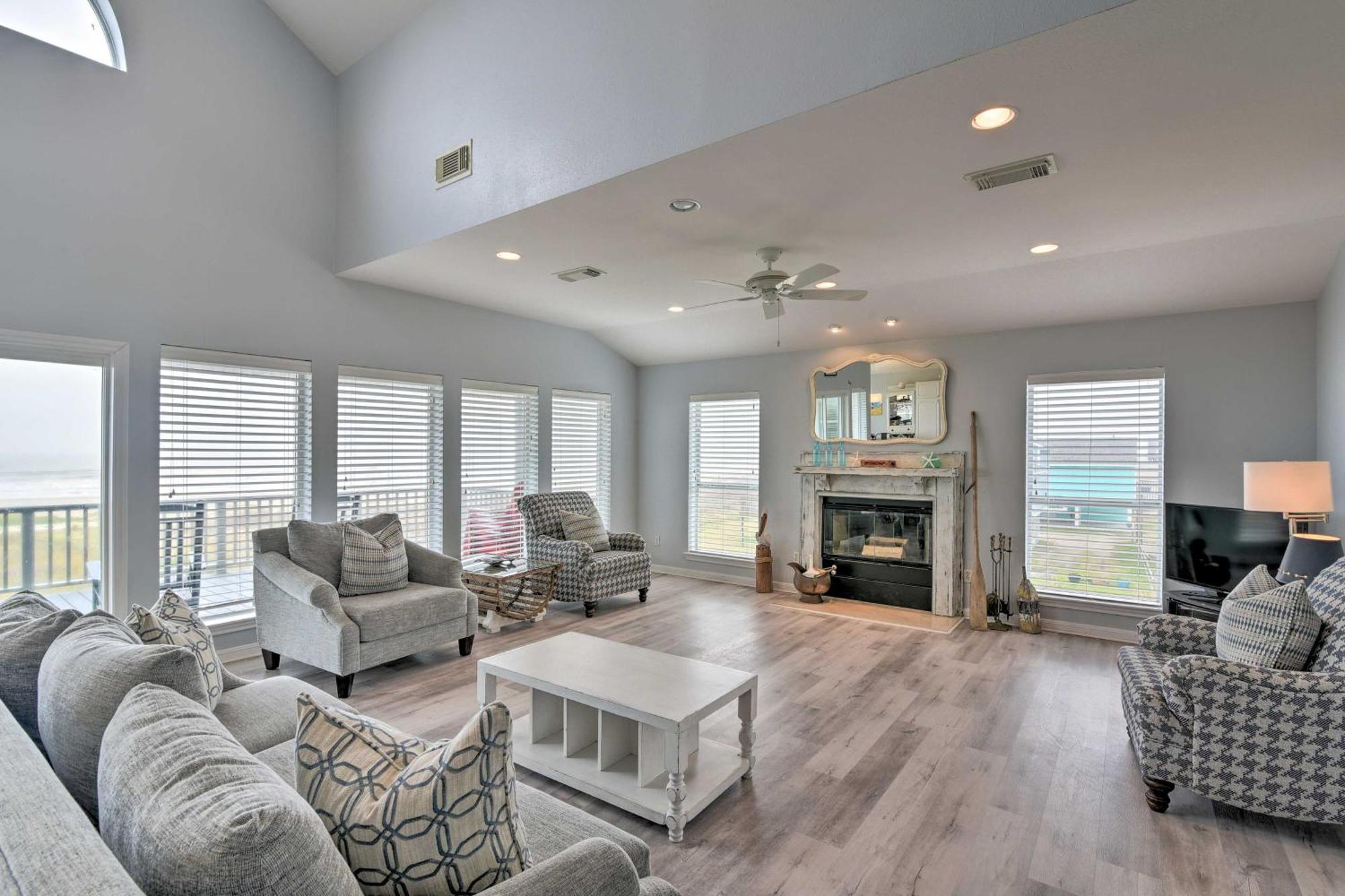 Oceanfront Galveston Home - Walk To Beach! Dış mekan fotoğraf